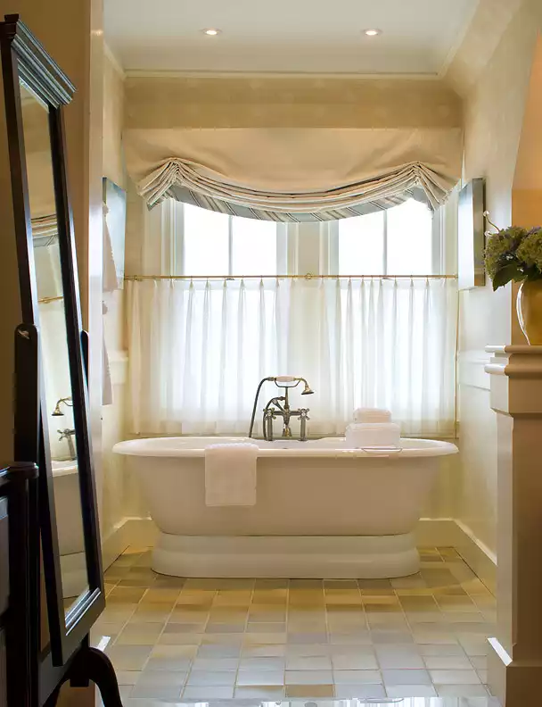 Cafe Curtain for Bathroom Spaces