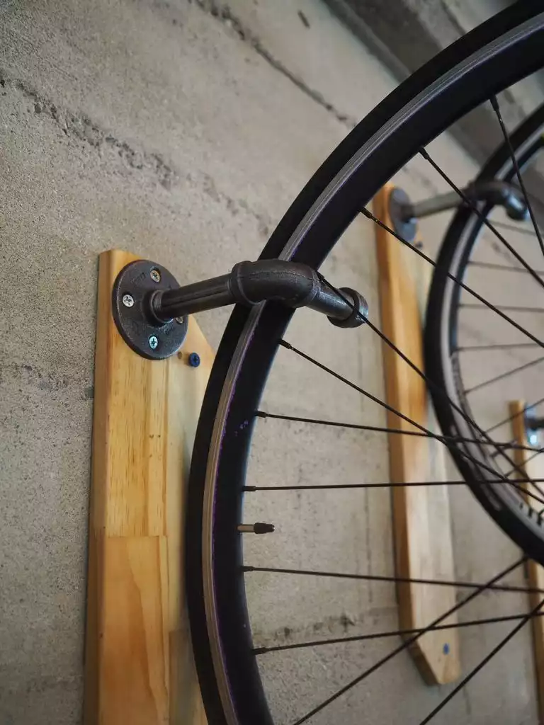 Closer look to the pipe bike hanger