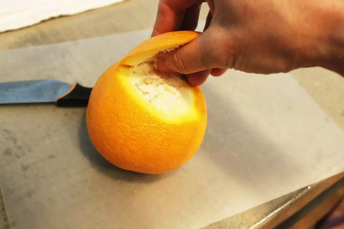 DIY Autumn Aromas- Begin by peeling the orange