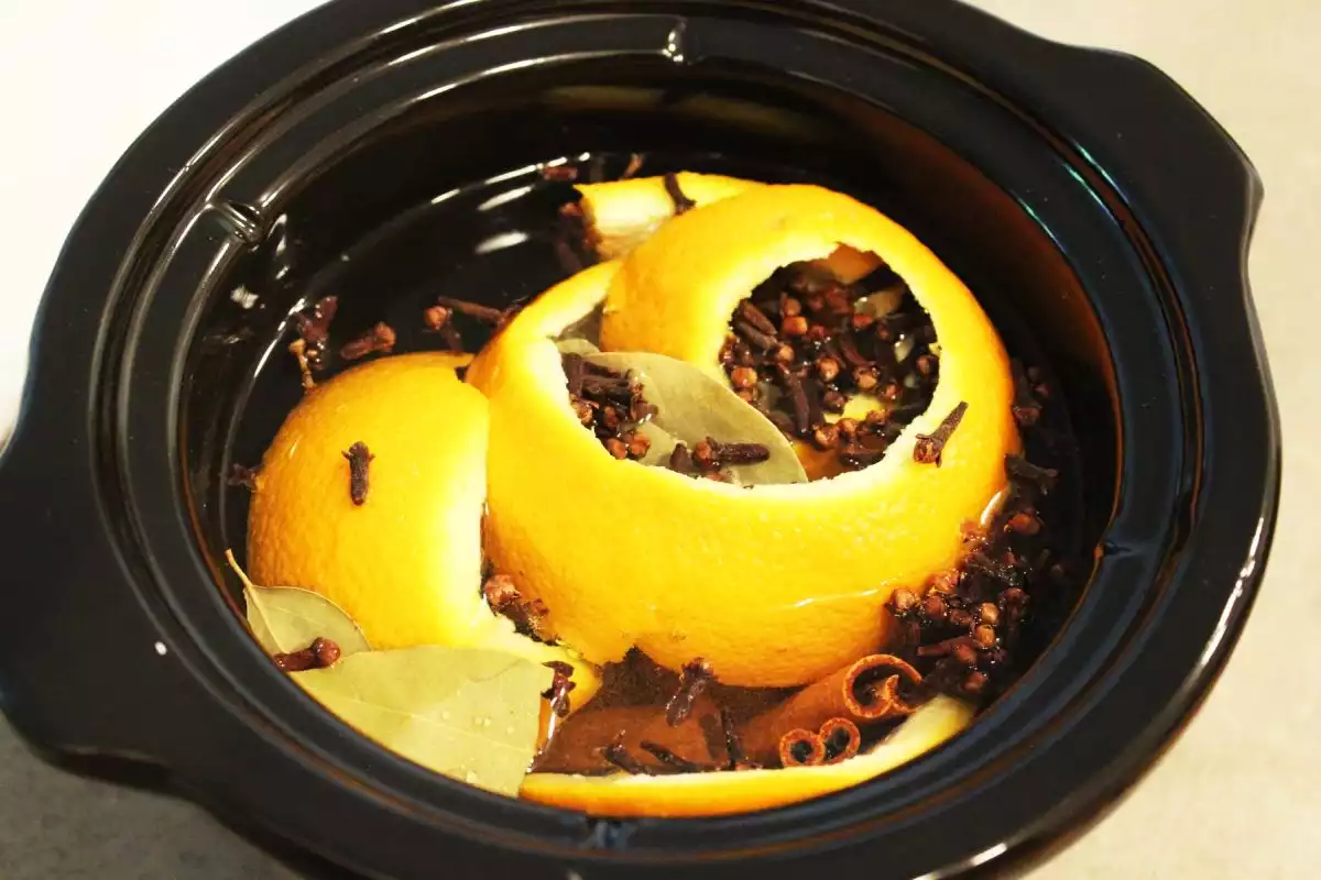 DIY Autumn Aromas-Cover all the ingredients with water