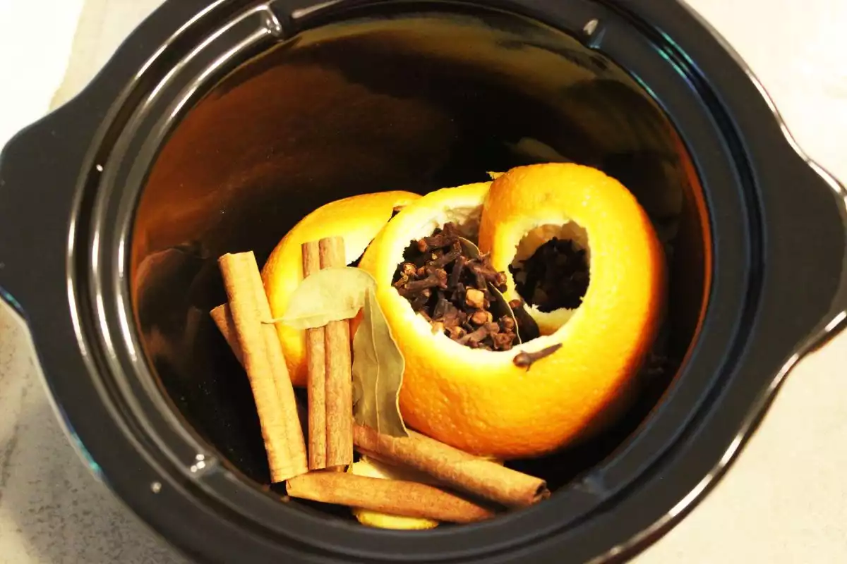 DIY Autumn Aromas-bay leaves to your crock pot