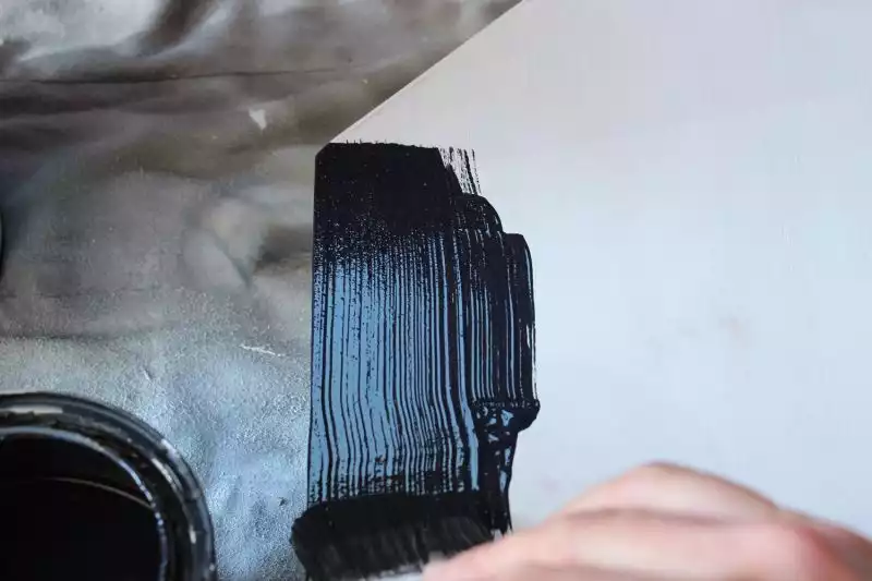 DIY Chalkboard Tombstone- foam roller