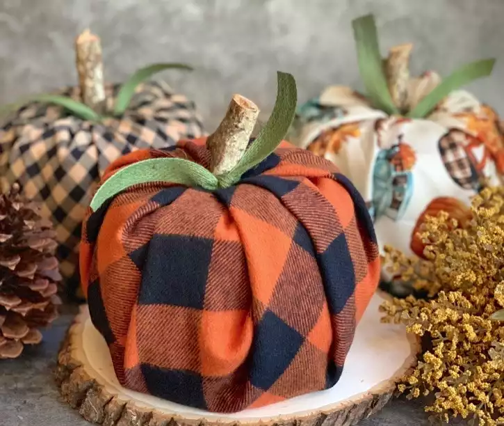 DIY Easy Toilet Paper Pumpkins
