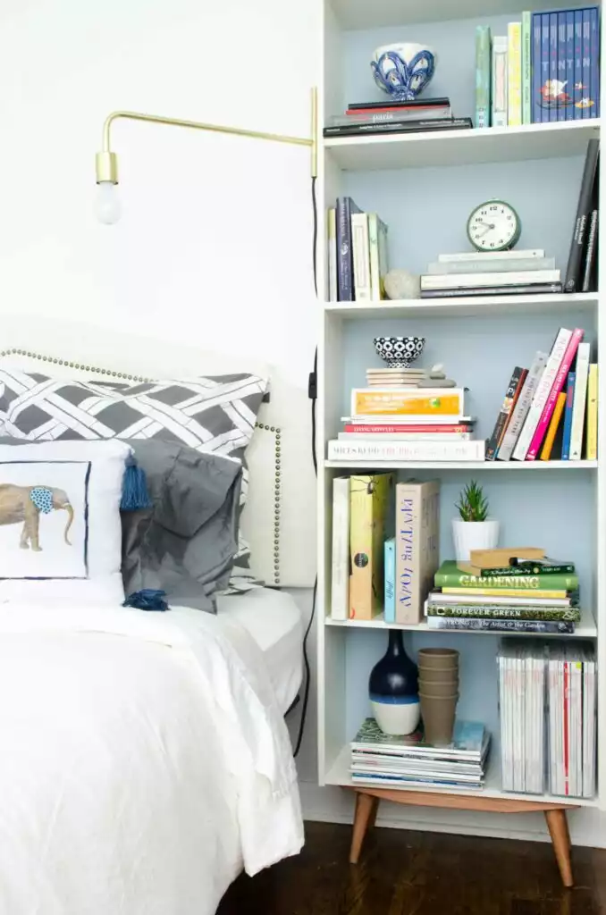 A simple way to customize a tower bookcase