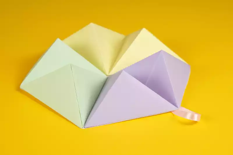 3D Origami Paper Wall Decor Made From Scratch