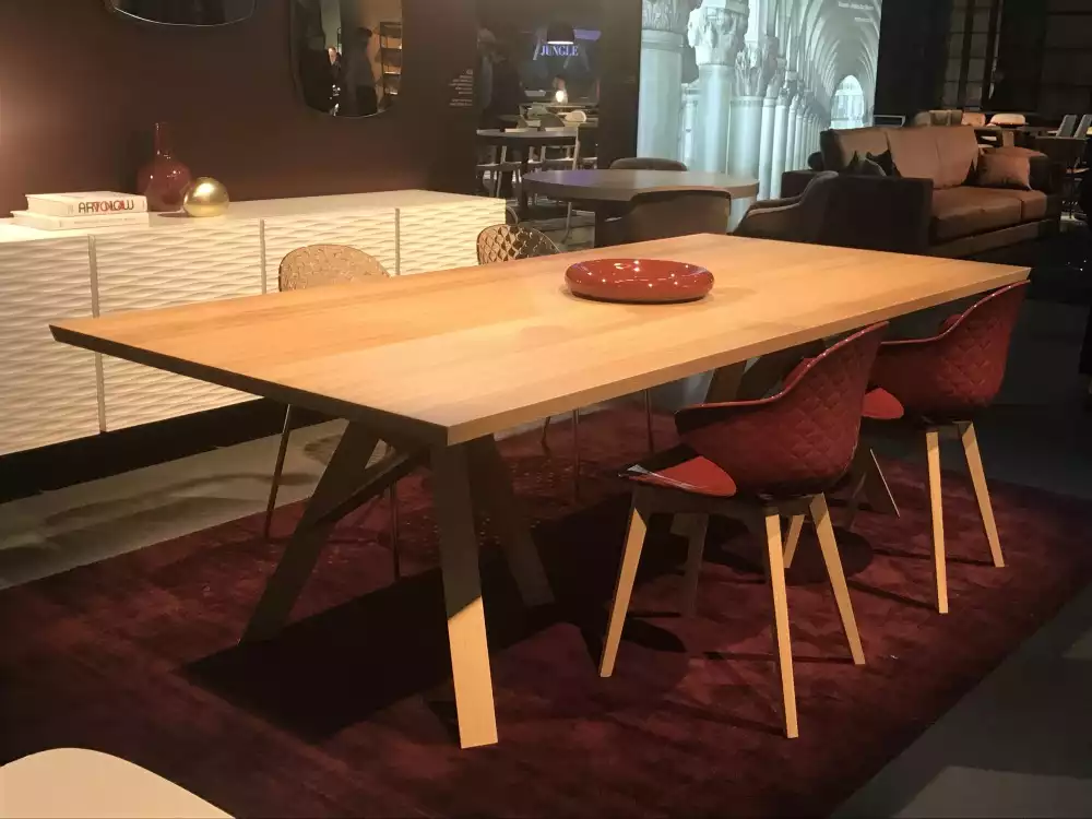 How Do I Choose A Dining Room Rug?