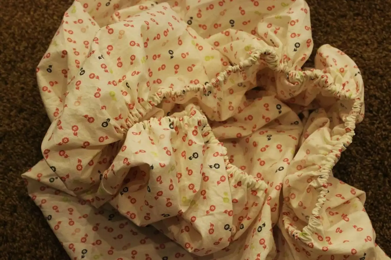 French seam crib sheet