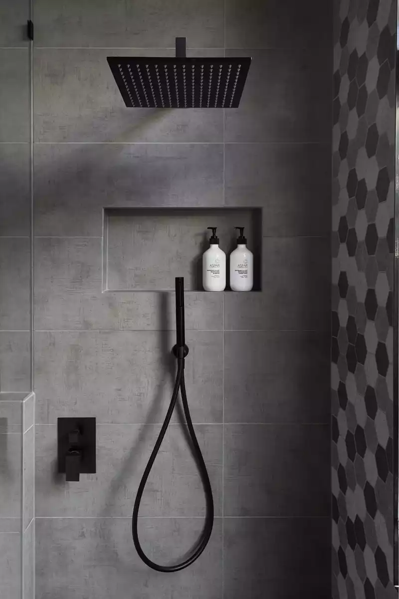Black Shower Fixtures