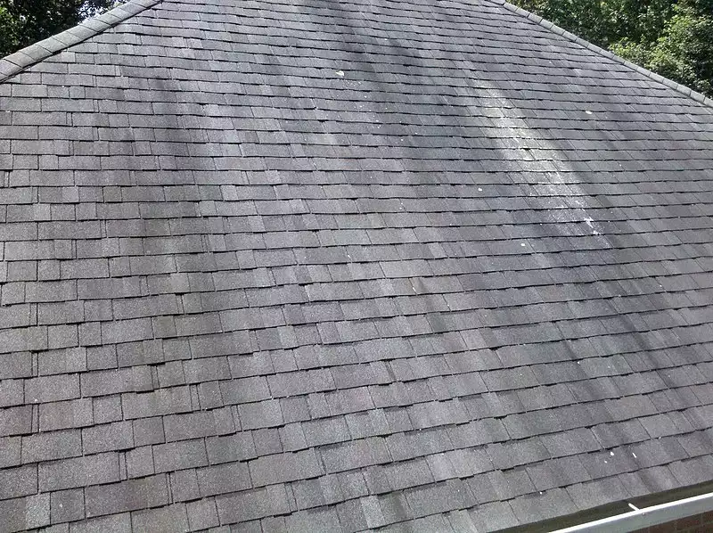Metal Roofs Vs. Asphalt Shingles