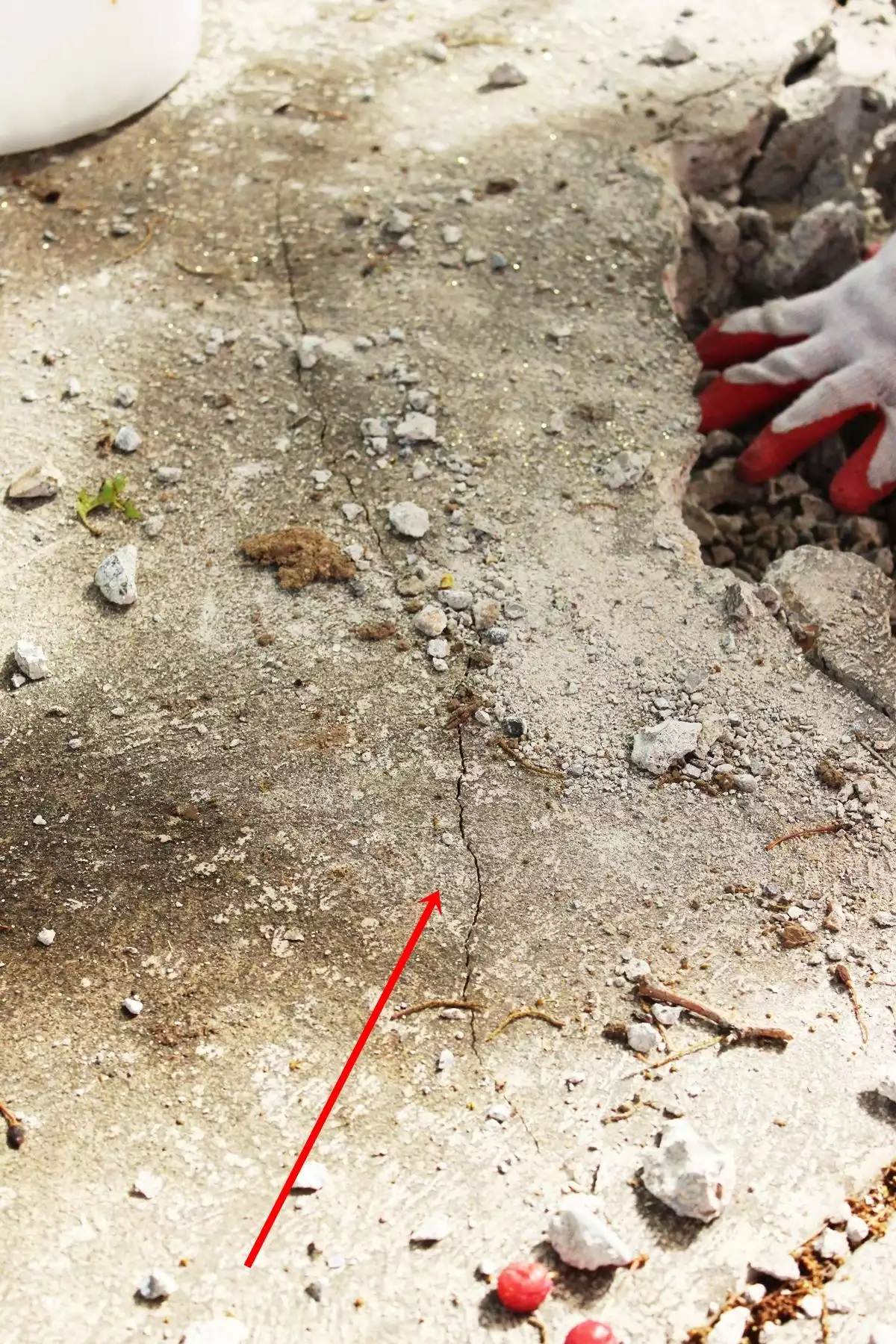 Best Way to Remove Concrete Slabs on a Patio hammer