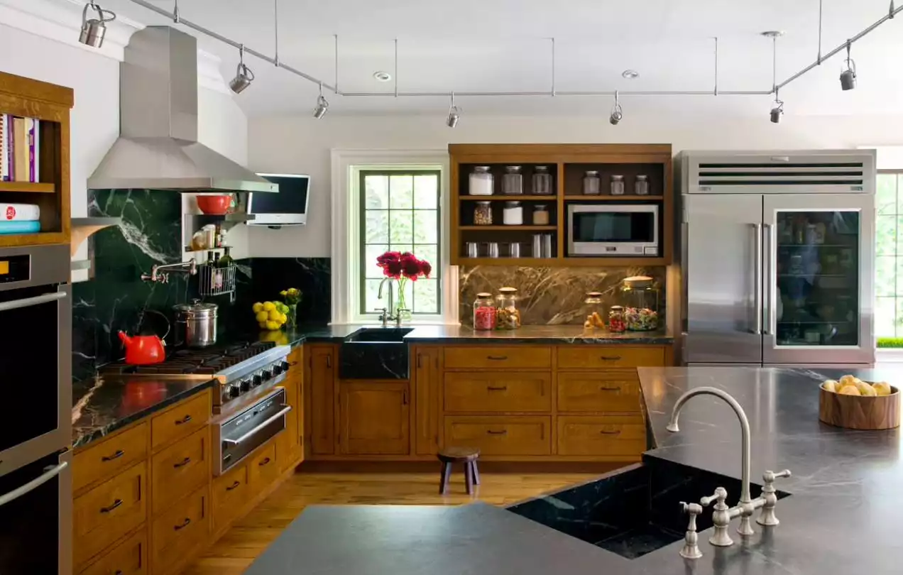 Kitchen tracking lighting