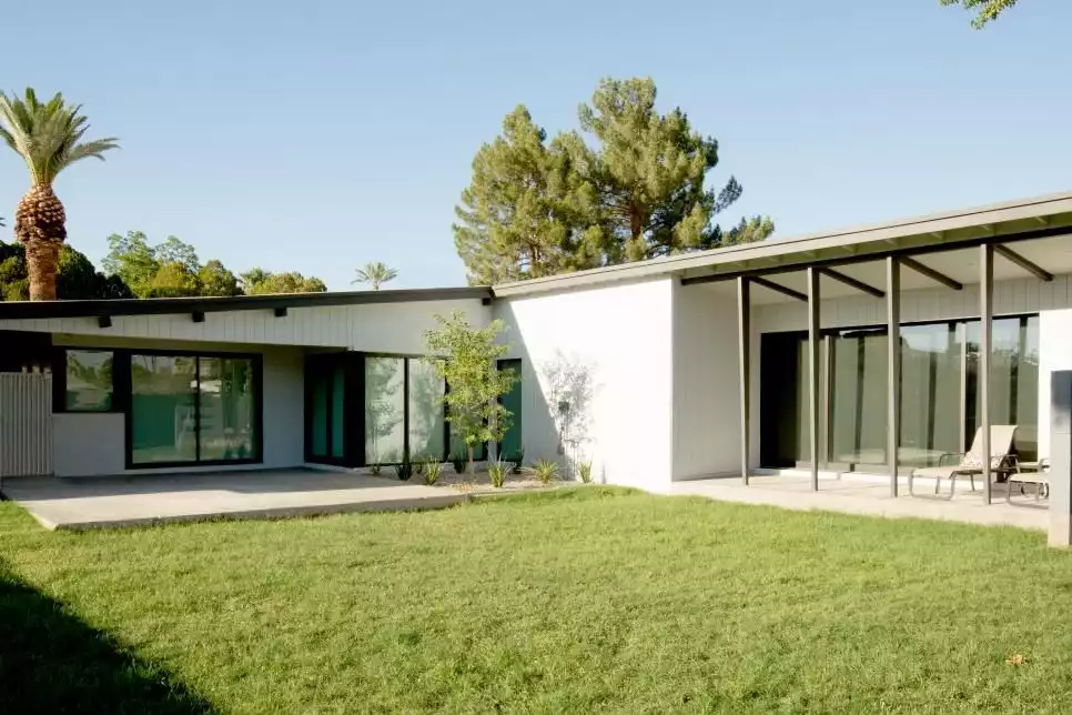 L or U-shaped layout ranch house