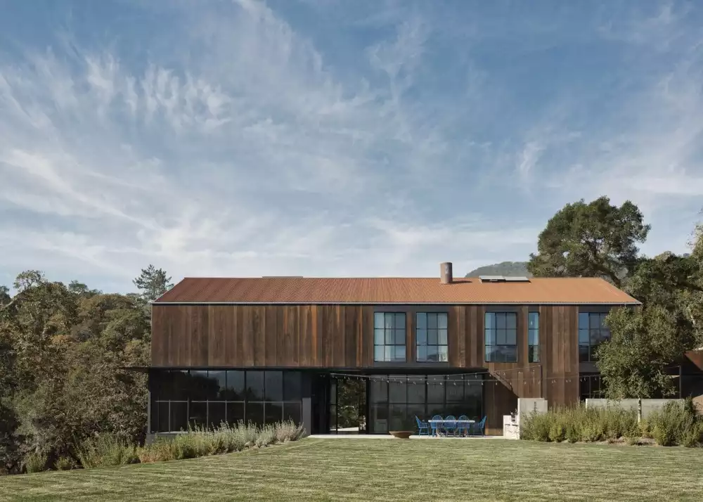 Light-filled Napa Valley retreat