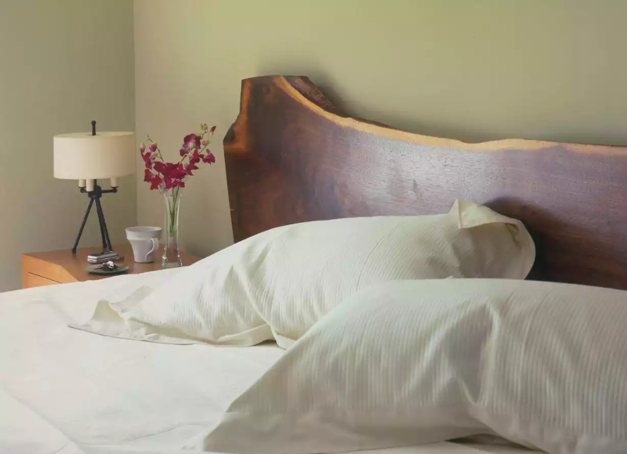 Live Edge Headboard Ideas That Celebrate The Beauty Of Nature