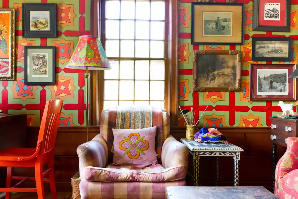 Maximalism in home decor trends