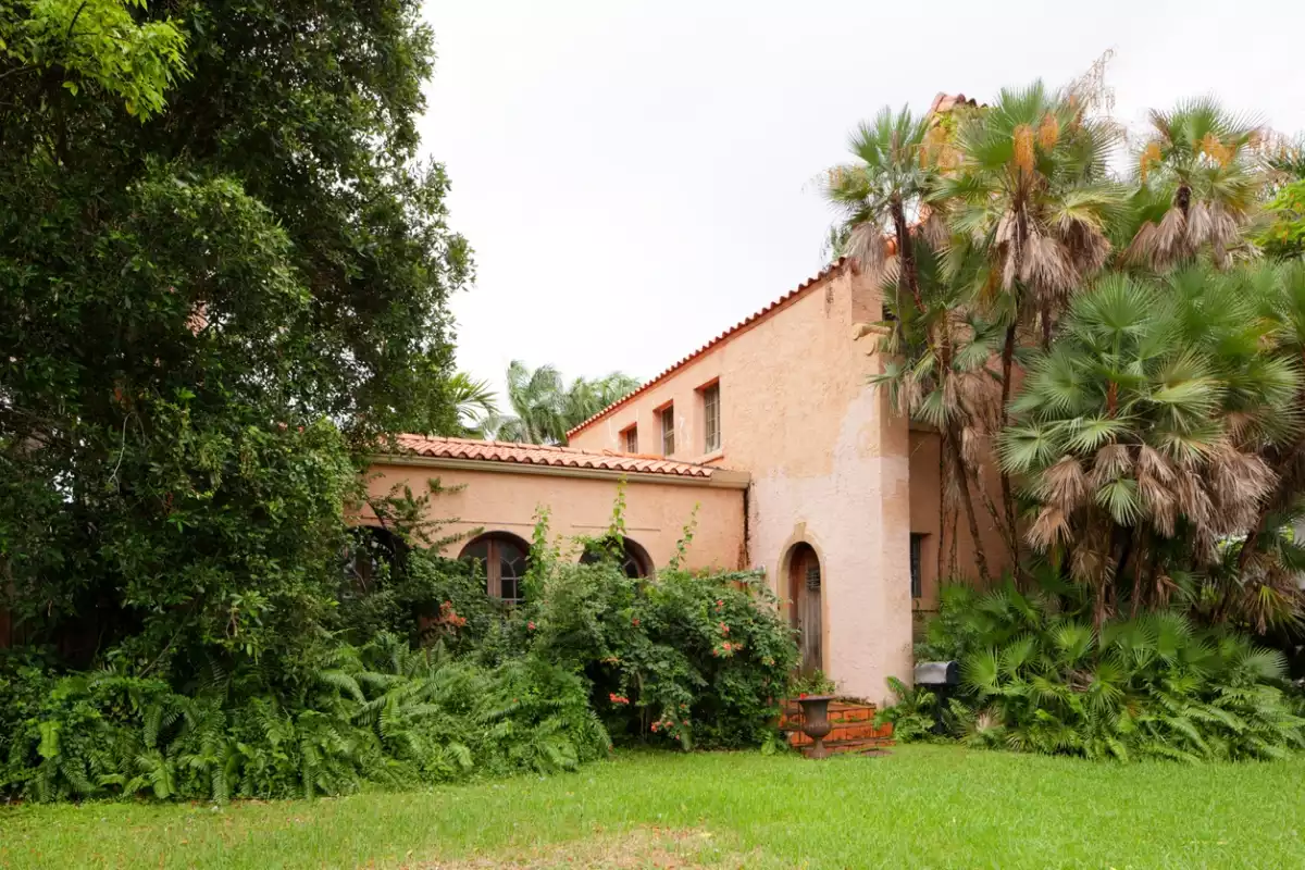 Mediterranean Architecture: Connecting Indoor And Outdoor