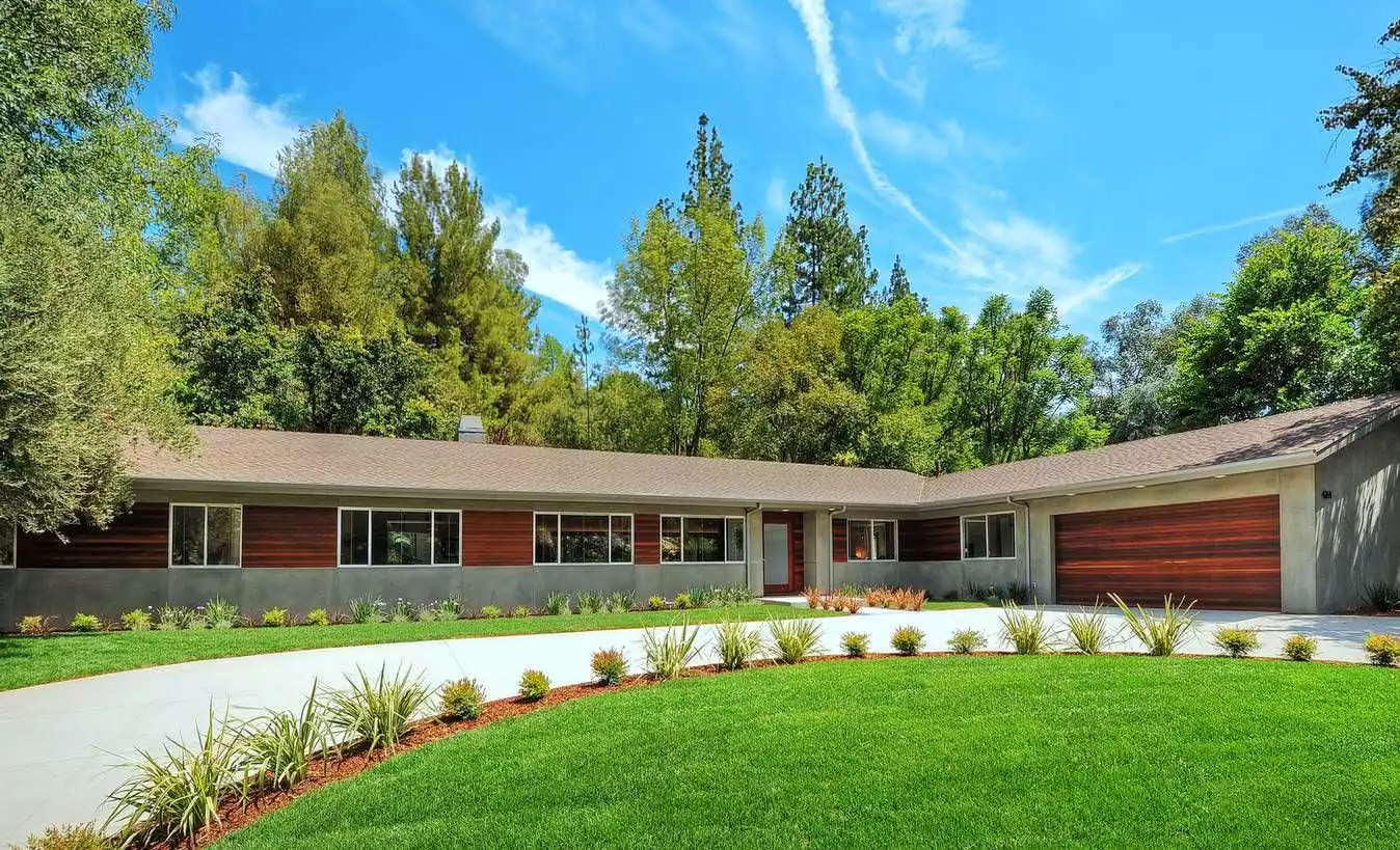 Mixed materials for ranch style house