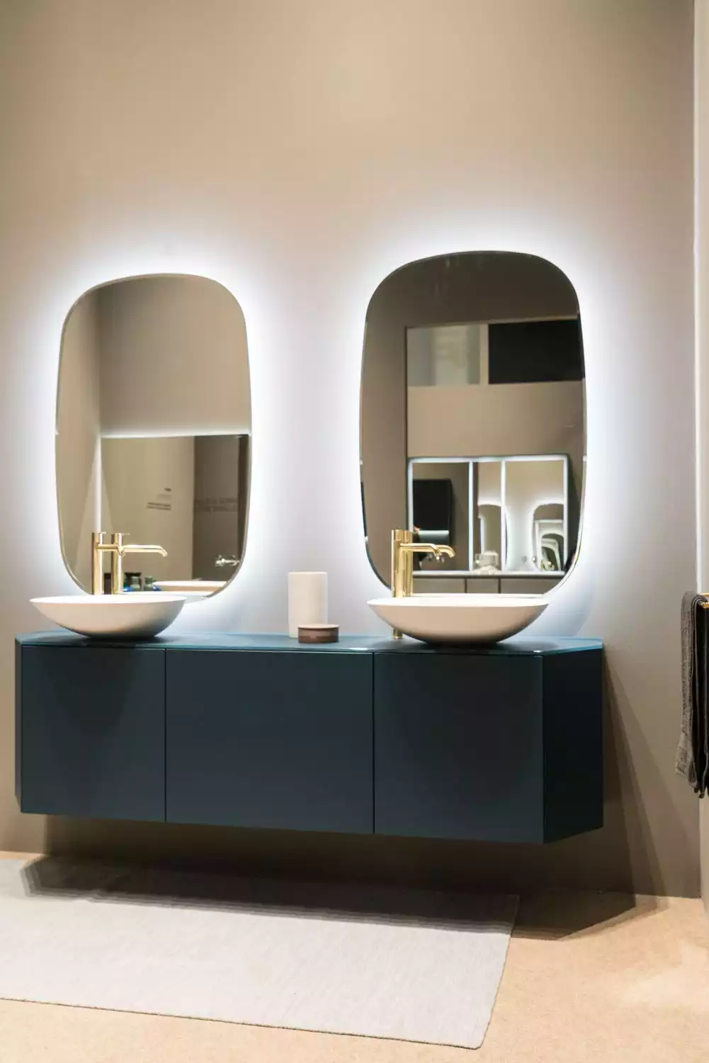Modern bathroom double vanity sink