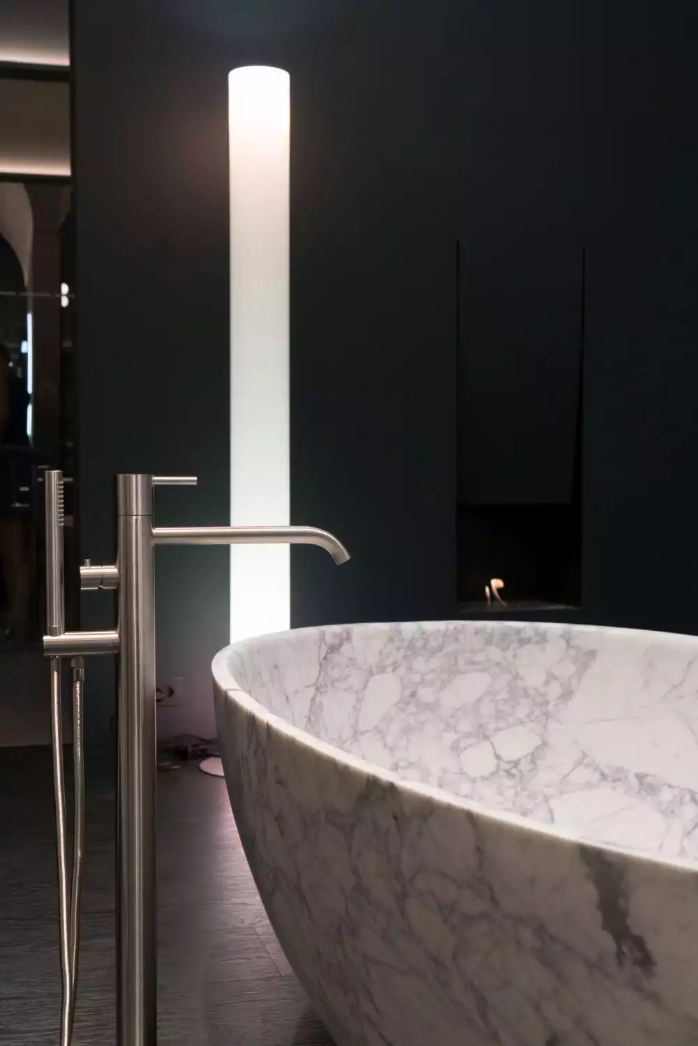 Oval freestanding Carrara Marble tub