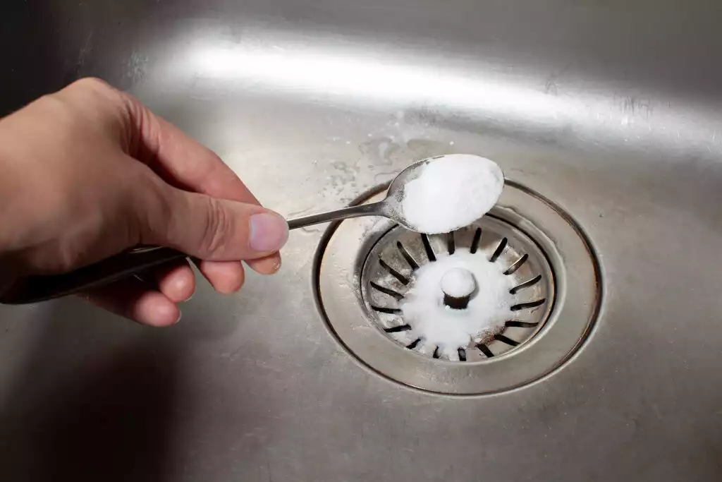 Remove rust from stainless steel sink
