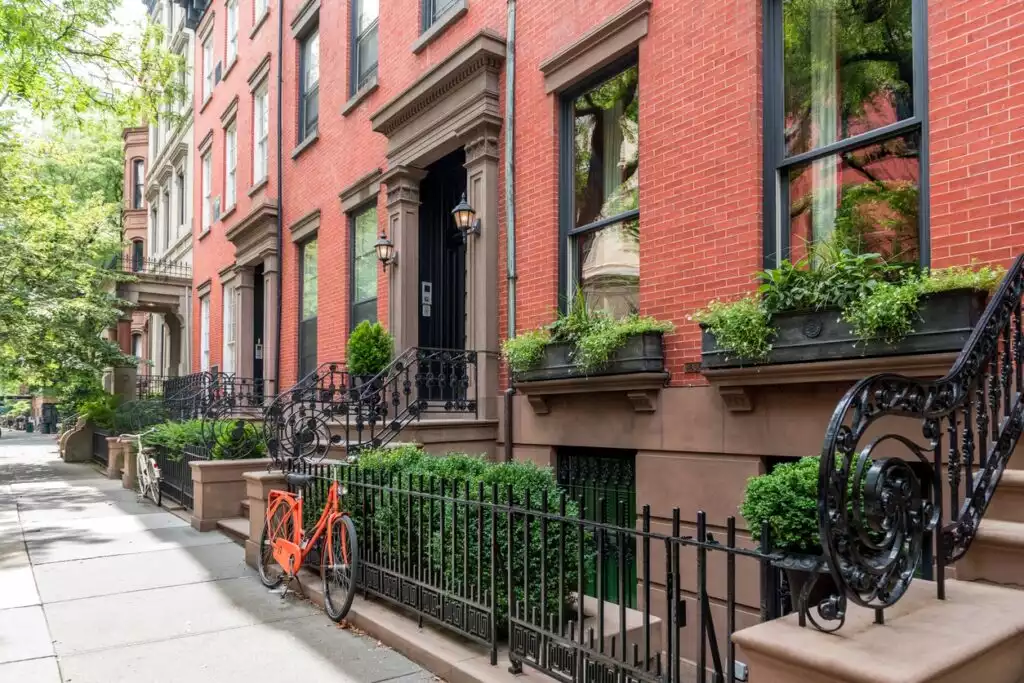 Row House Architecture: The Origins and Variety of This Style