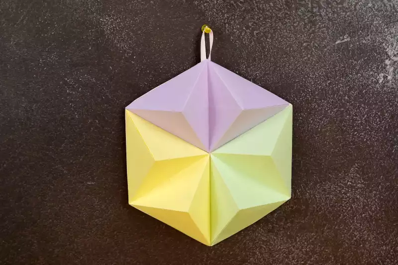 3D Origami Paper Wall Decor