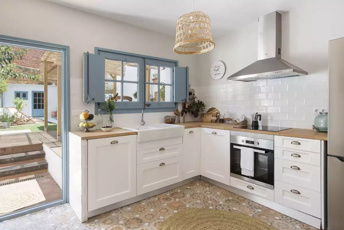Small Tuscan Style Kitchen