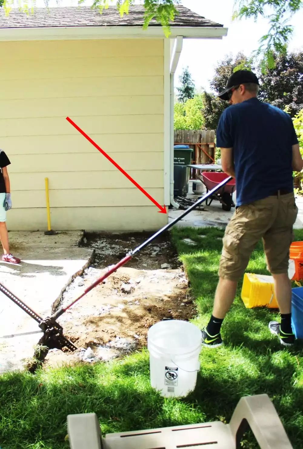 Best Way to Remove Concrete Slabs on a Patio lever tip