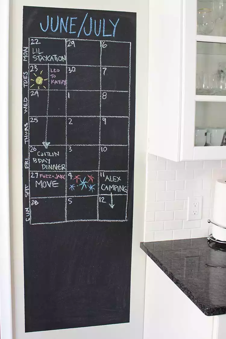 Wall chalkboard calendar