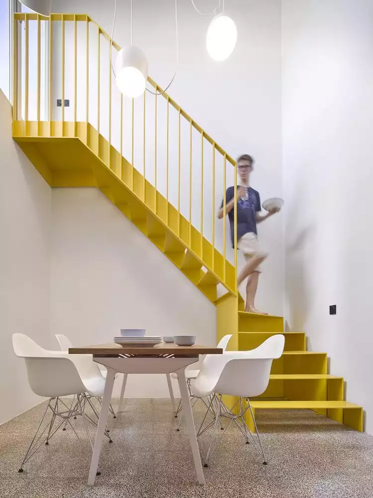 Yellow Staircase Kresings Architektur