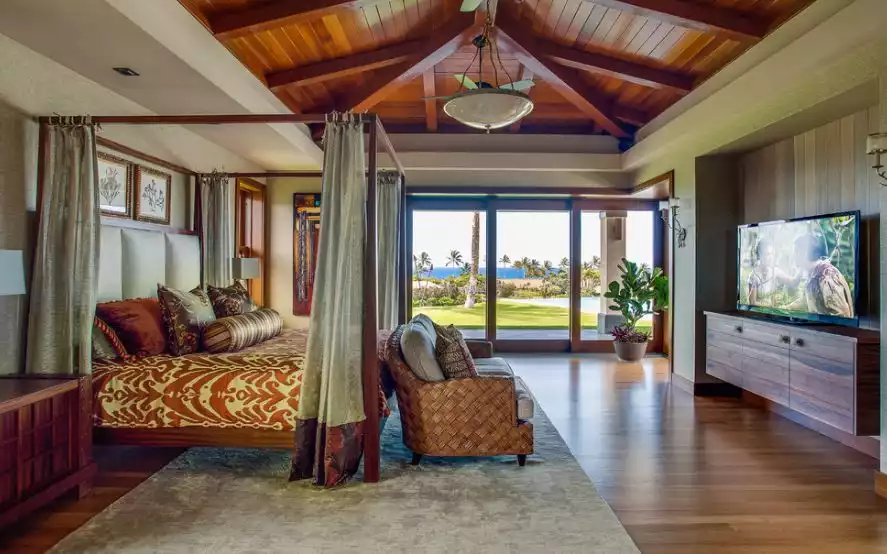 How To Have a Tropical, Island-Themed Bedroom At Home
