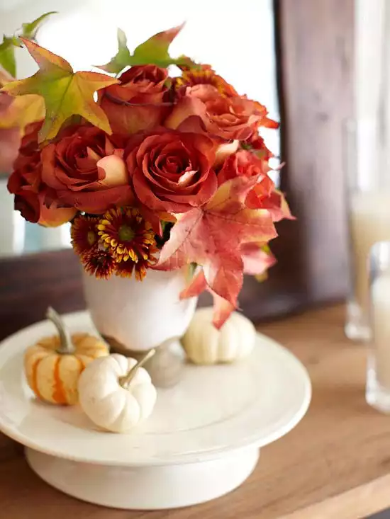 Fall table gourds decor