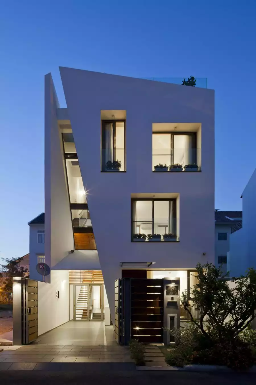 Folding wall house nha dan architect