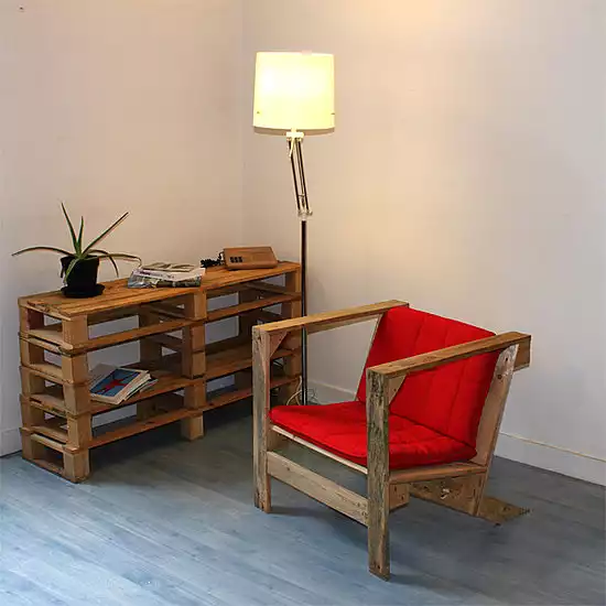 Pllete bookshelf