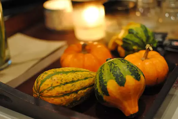 Using Gourds For a Fall Inspired Dining Table Centerpiece