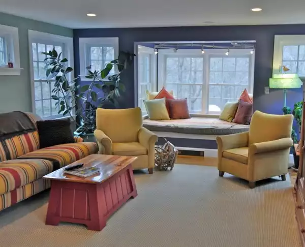 reading nook window seat
