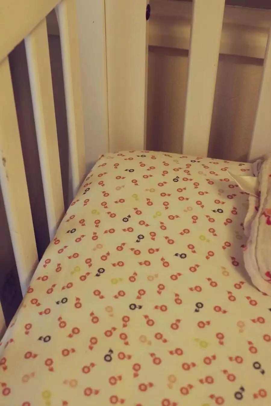 Snug crib sheet fit