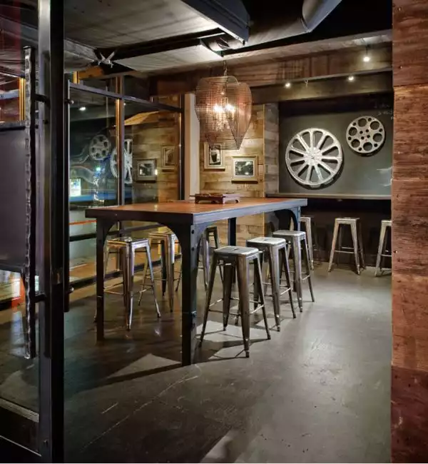 Starbucks coffee interior4