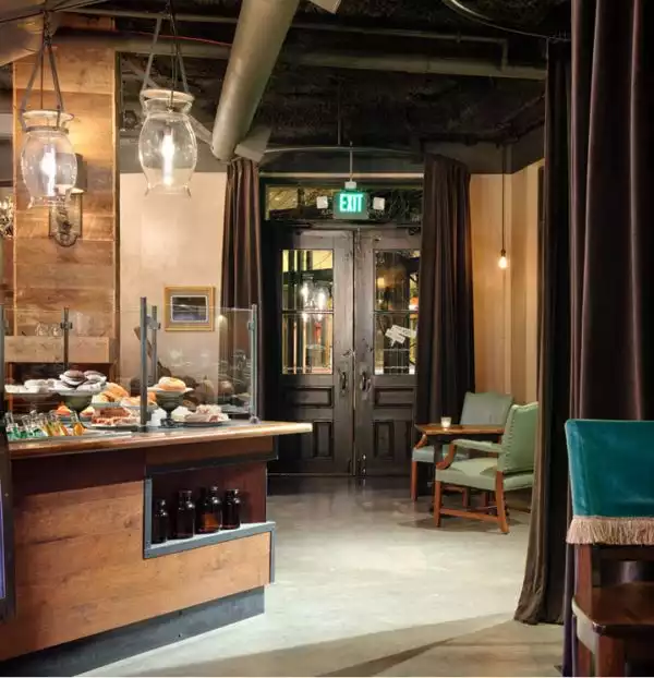 Starbucks coffee interior5