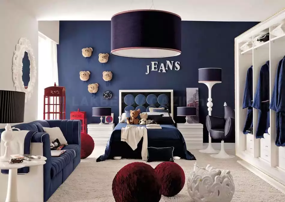 teenage-room-in-blue-with-red-accents
