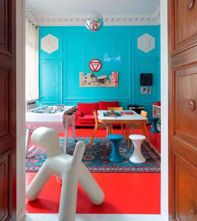 turquoise-with-red-accents