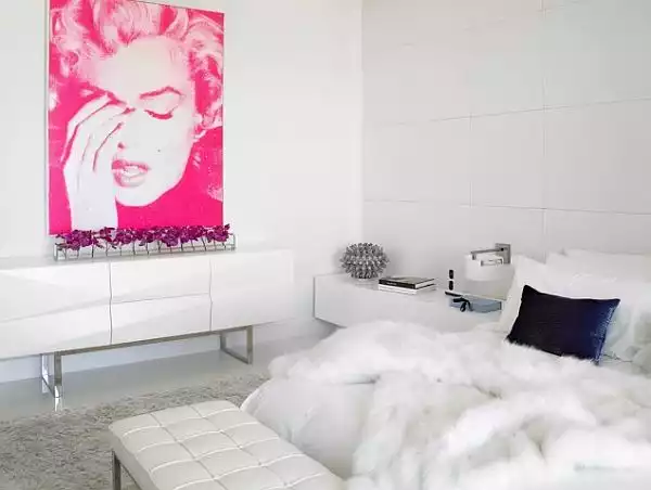 White marilyn monroe