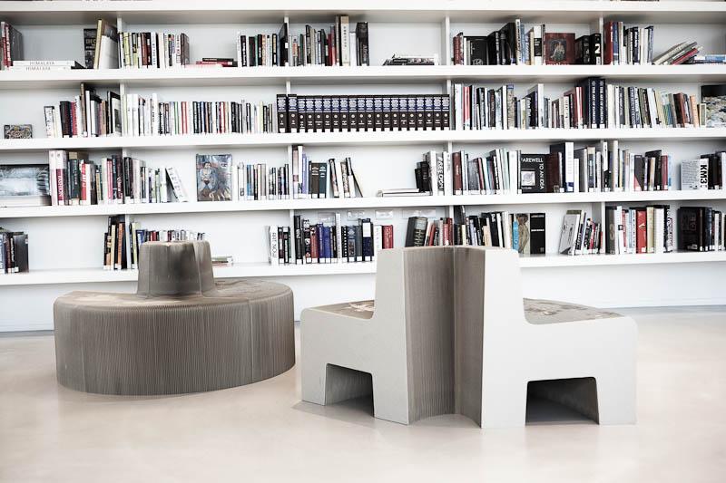 16 persons in one pjece of furniture2