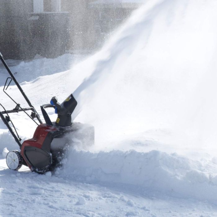 18-Inch 15 Amp Electric 1800 Power Curve Snow Blower