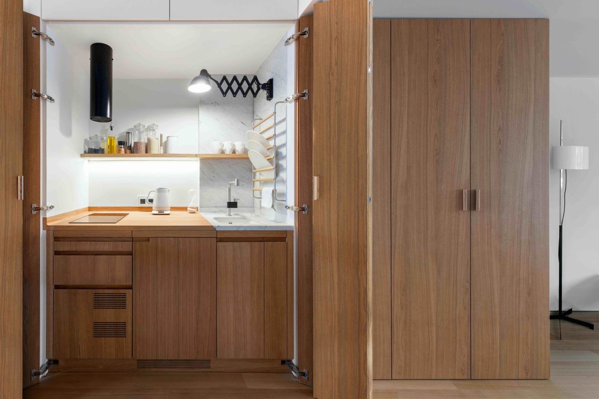 33 m² flat plan and idea from Studio Bazi compact kitchen