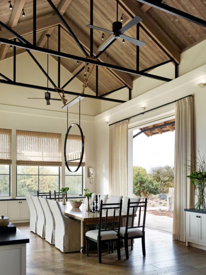 A contemporary farmhouse dining room