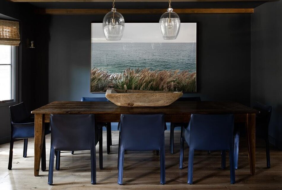 A rustic modern ranch house dining room
