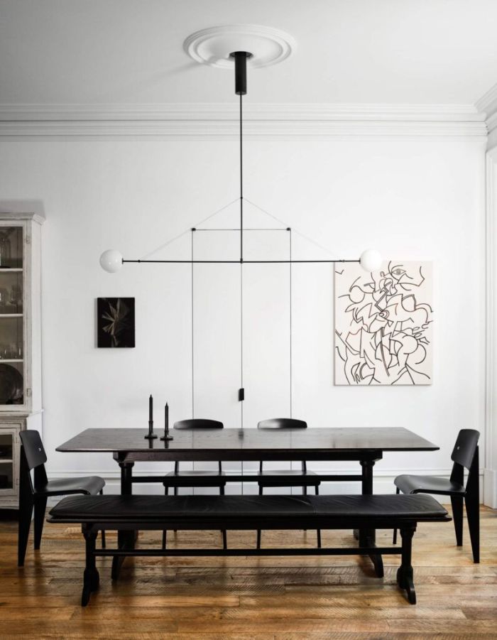A sophisticated reworking of an Italianate Victorian dinig room