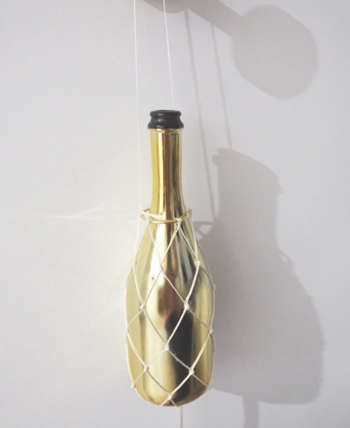 A special wine bottle holder