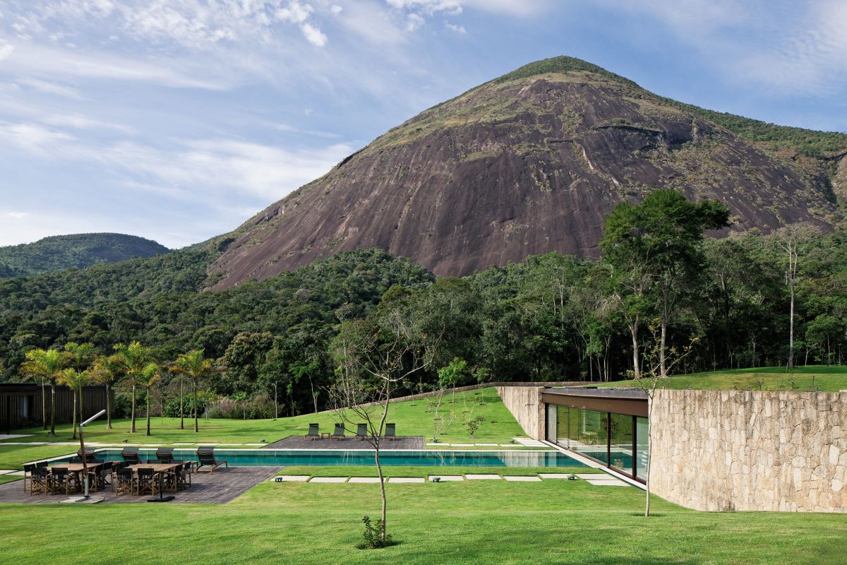 Amazing Dream House by bernardes and jacobsen arquitetura